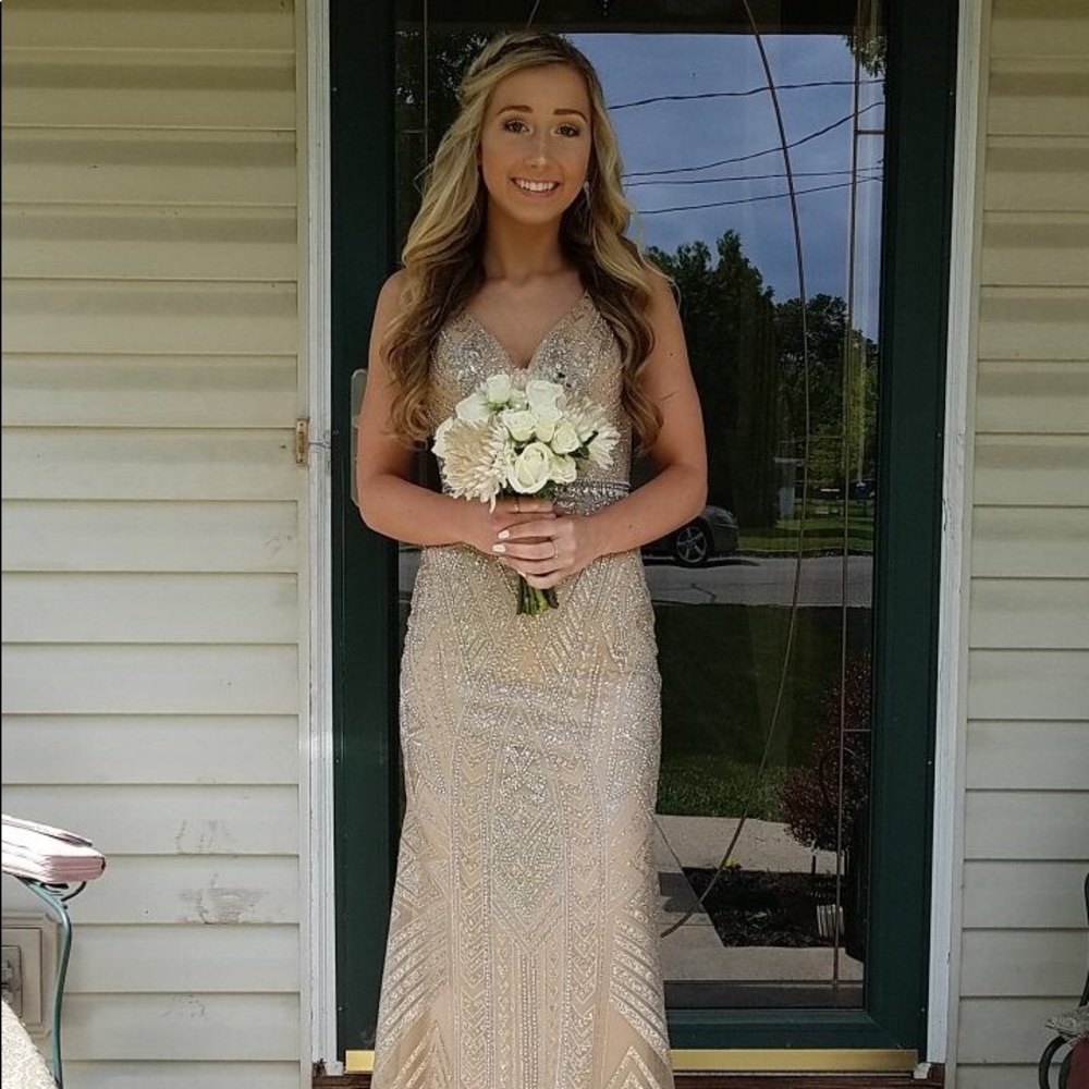 SELLING MY PROM DRESS!